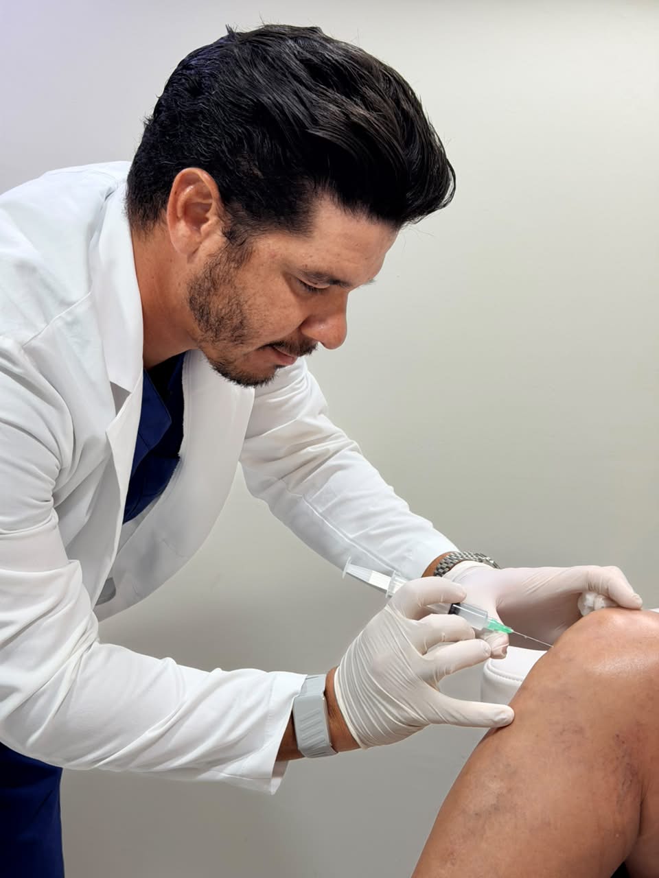 Aplicación de células madres mesenquimales en articulación de rodilla